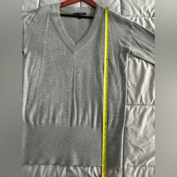 White House Black Market Gray V-Neck Cashmere Blend Sweater – Size L - Picture 11 of 14